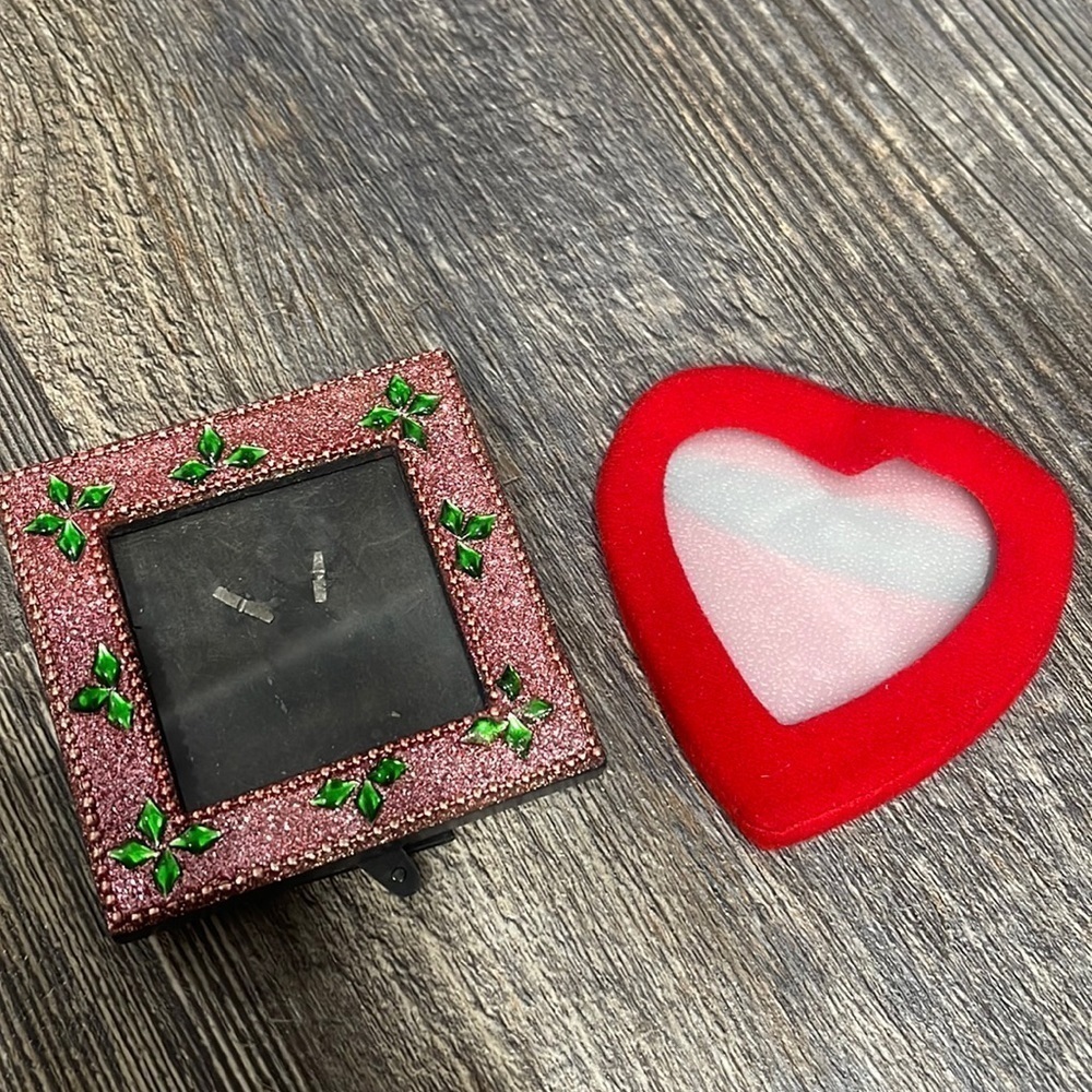 2 small frame